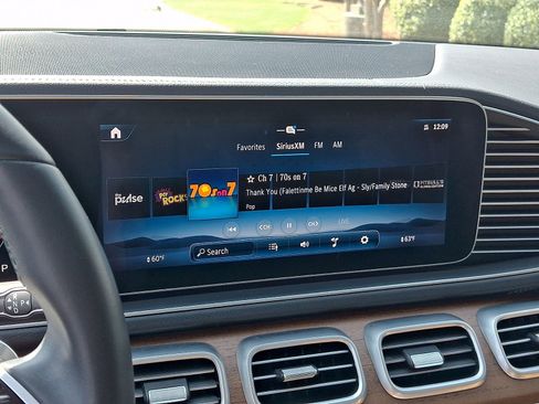 Used 2024 Mercedes-Benz GLE 350 4MATIC w/ AMG Line Exterior image 18