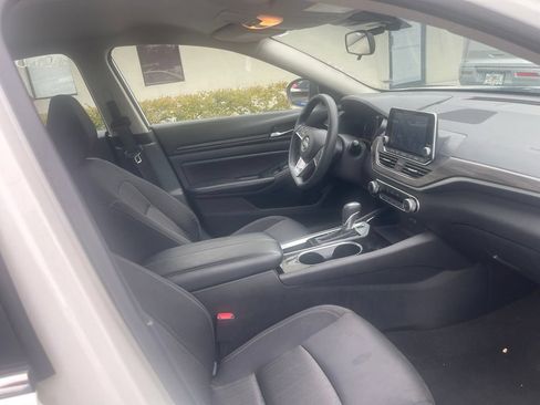Used 2024 Nissan Altima 2.5 SV FWD image 10