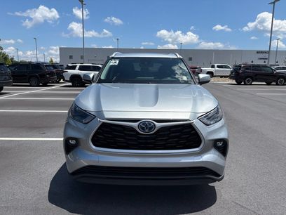 Used 2023 Toyota Highlander XLE