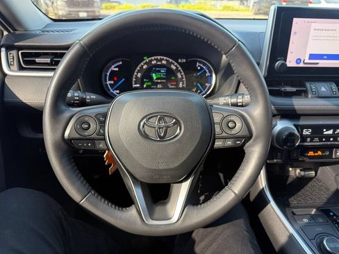 Used 2023 Toyota RAV4 XLE Premium AWD/4WD image 6