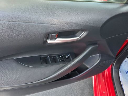 Used 2020 Toyota Corolla LE FWD image 10