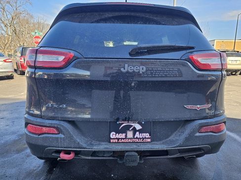 Used 2016 Jeep Cherokee Trailhawk w/ Comfort/Convenience Group image 10