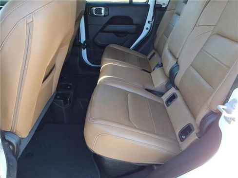 Used 2020 Jeep Gladiator Overland w/ Popular Equipment Package image 7