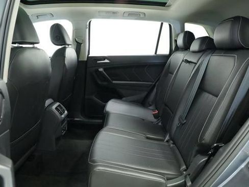 Used 2023 Volkswagen Tiguan SE AWD/4WD image 35