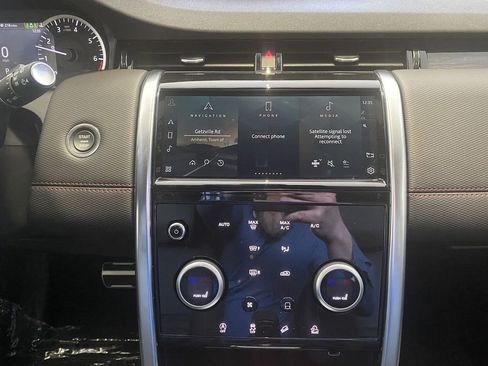 New 2023 Land Rover Discovery Sport S R-Dynamic image 16