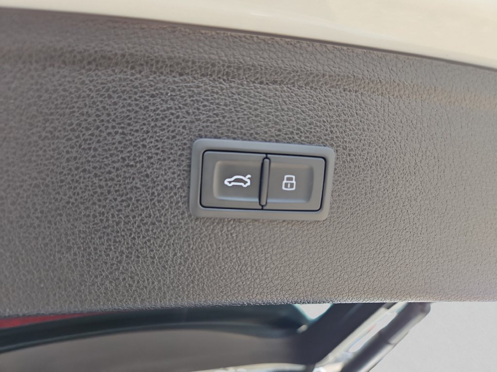 Used 2023 Audi SQ5 Premium Plus w/ Premium Plus Package AWD/4WD image 25