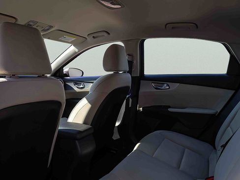 Certified 2023 Kia Forte LXS w/ LXS Technology Package image 23