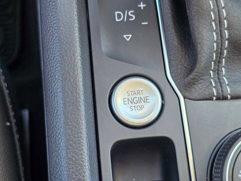 Used 2022 Volkswagen Atlas SEL image 36