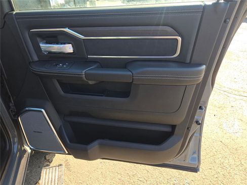 New 2026 RAM 2500 Laramie AWD/4WD image 6