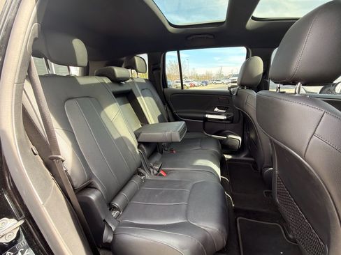 Used 2022 Mercedes-Benz EQB 350 4MATIC image 19