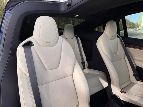 Used 2023 Tesla Model X image 63