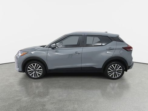 Used 2024 Nissan Kicks SV image 8