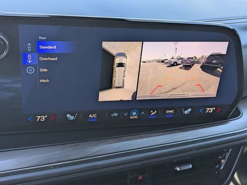 Used 2025 Chevrolet Suburban Z71 AWD/4WD image 16