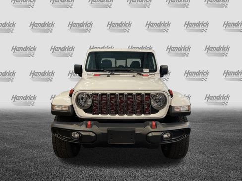 Used 2025 Jeep Gladiator Sport AWD/4WD image 3