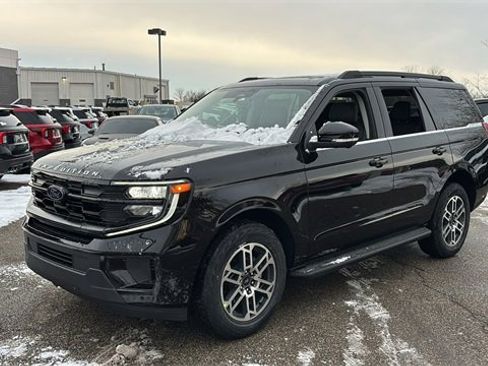 New 2025 Ford Expedition Active image 3