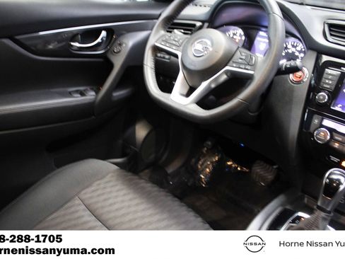 Used 2020 Nissan Rogue SV AWD/4WD image 10