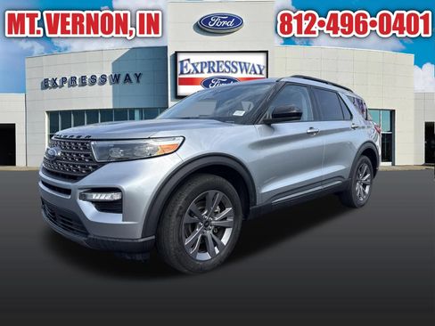 Used 2024 Ford Explorer XLT w/ Equipment Group 202A AWD/4WD image 10
