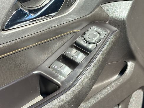 Used 2019 Chevrolet Traverse RS FWD image 22