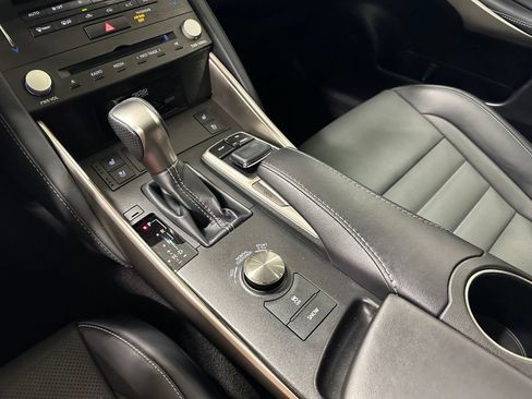 Used 2019 Lexus IS 350 F Sport w/ F Sport Package RWD image 32