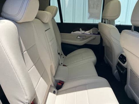 Used 2026 Mercedes-Benz GLS 450 4MATIC image 23