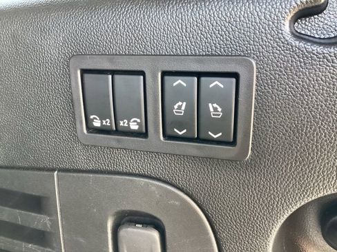 Used 2020 Chevrolet Suburban Premier image 17