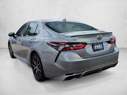 Used 2024 Toyota Camry SE image 6