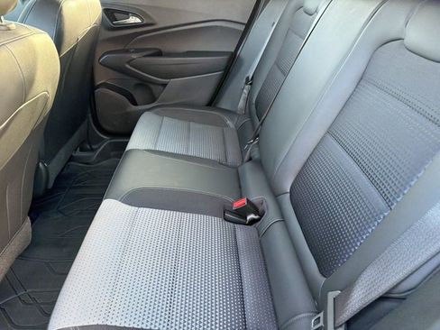 Used 2024 Chevrolet Trax LT w/ LT Convenience Package FWD image 13