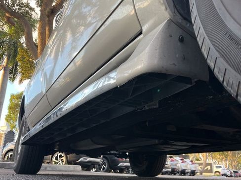 Used 2004 Cadillac Escalade ESV AWD image 32