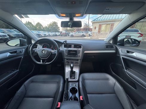 Used 2017 Volkswagen Golf SE FWD image 11