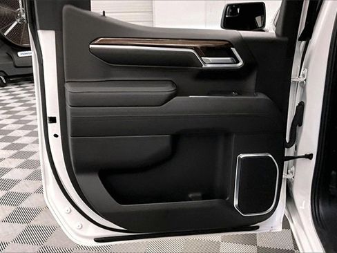 Used 2022 Chevrolet Silverado 1500 LT image 18