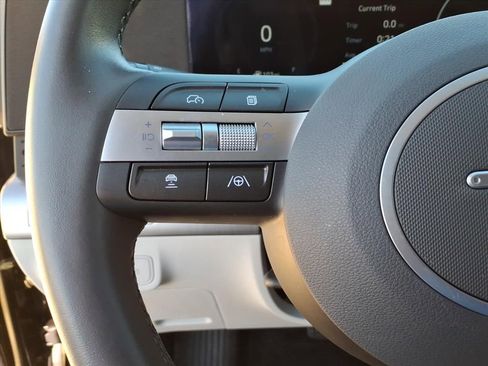 Used 2024 Hyundai Kona SEL w/ Convenience Package image 17