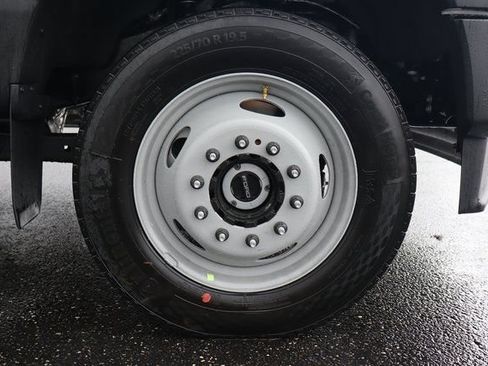 New 2026 Ford F550 4x4 Regular Cab Super Duty image 9