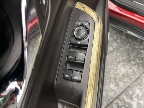 Used 2019 GMC Acadia Denali w/ Technology Package image 9