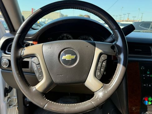 Used 2011 Chevrolet Suburban LT image 18