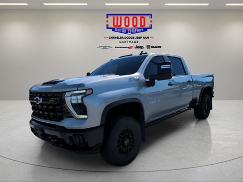 Used 2024 Chevrolet Silverado 2500 ZR2 w/ Technology Package AWD/4WD image 3