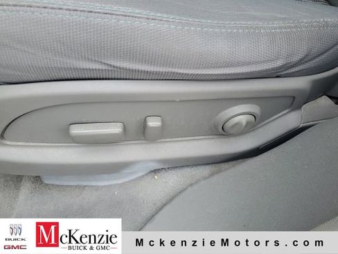 Used 2017 Chevrolet Traverse LT FWD image 7