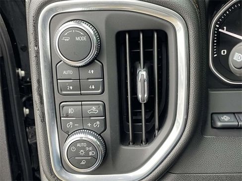 Used 2023 GMC Sierra 3500 AT4 w/ AT4 Preferred Package image 18