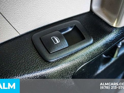 Used 2023 Chrysler Pacifica Touring-L image 35