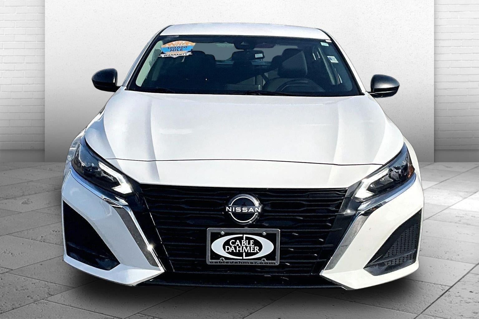 Used 2025 Nissan Altima 2.5 SV FWD image 2