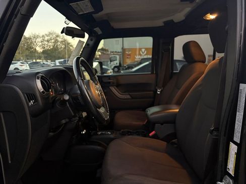 Used 2018 Jeep Wrangler Unlimited Sport w/ Connectivity Group image 22