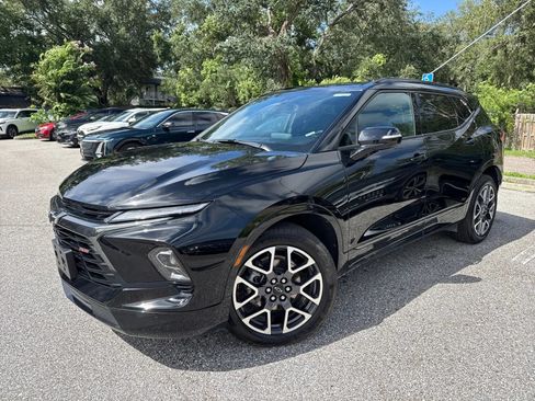 Used 2025 Chevrolet Blazer RS FWD image 2
