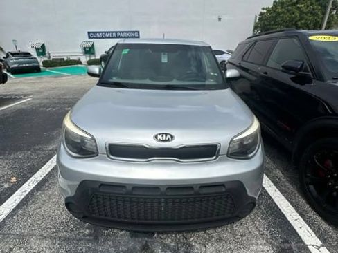Used 2016 Kia Soul w/ Convenience Package FWD image 2