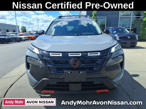 Certified 2025 Nissan Rogue SV AWD/4WD image 3