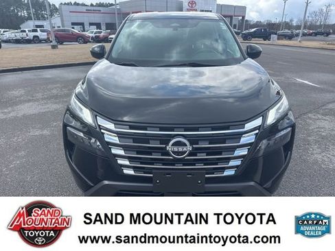 Used 2024 Nissan Rogue SV image 8