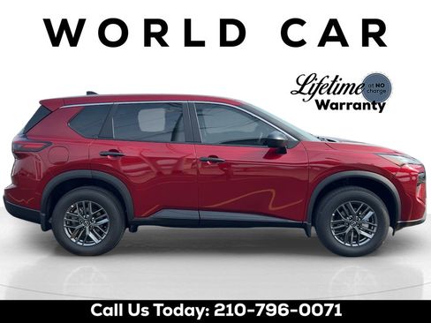 Used 2026 Nissan Rogue S FWD image 2