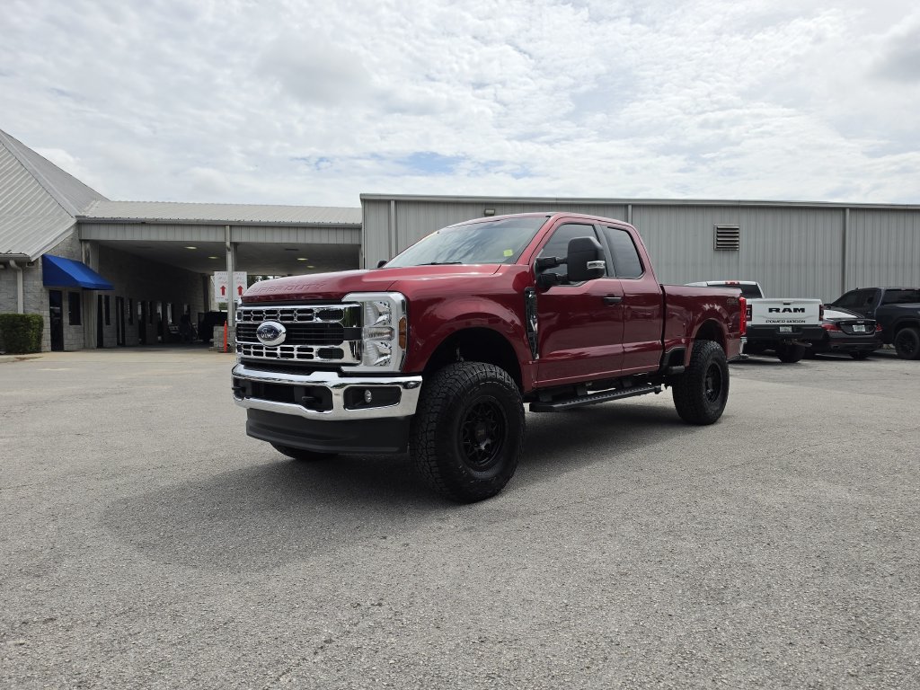 Used 2026 Ford F250 XLT AWD/4WD image 2