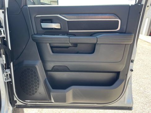 Used 2024 RAM 2500 Big Horn AWD/4WD image 15