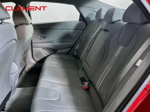 Used 2025 Hyundai Elantra SEL FWD image 31