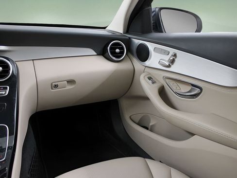 Used 2016 Mercedes-Benz C 300 4MATIC Sedan image 19