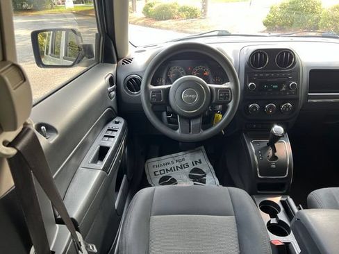 Used 2015 Jeep Patriot Sport w/ Power Value Group FWD image 30